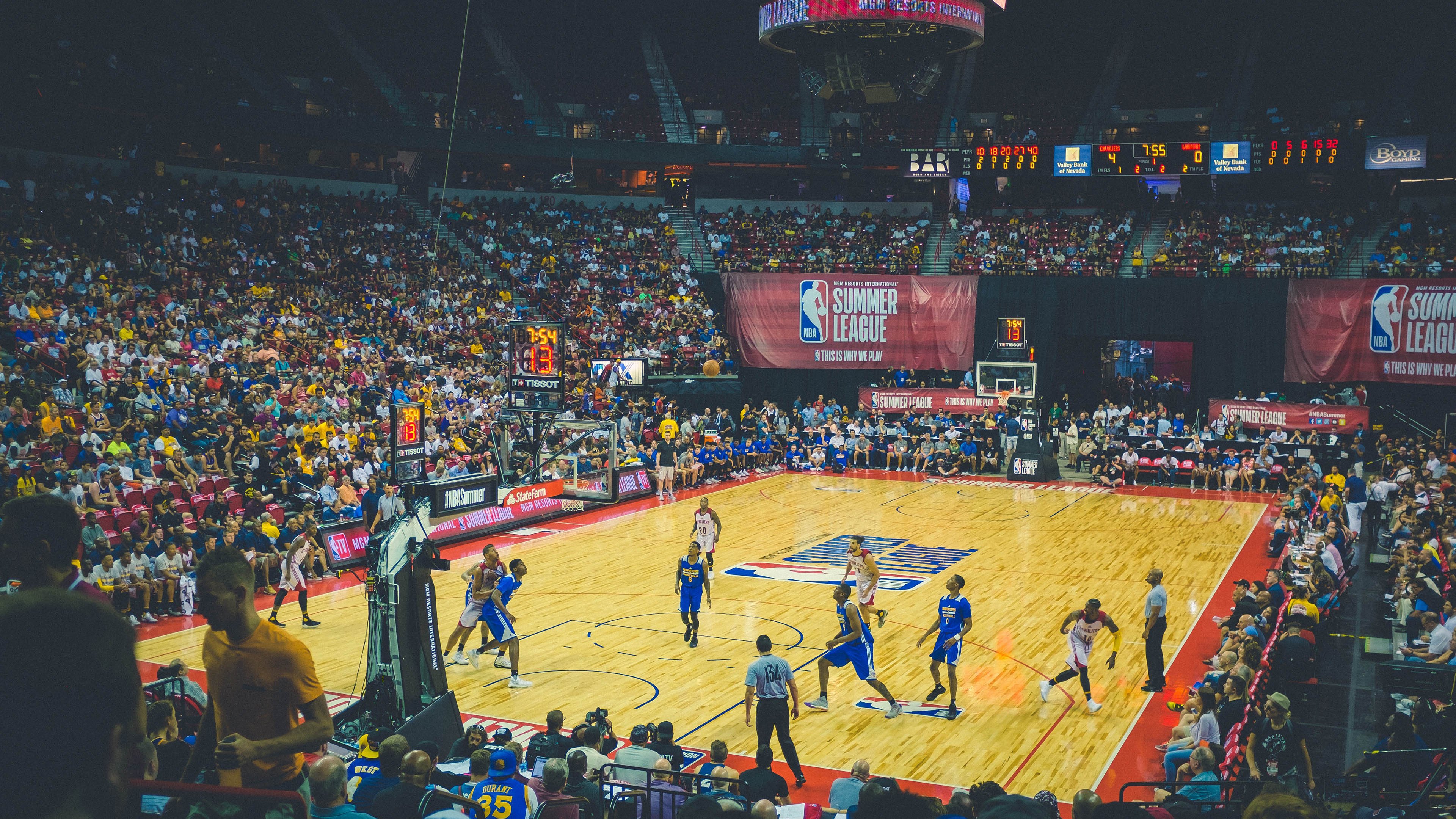 “2025世界运动会：短柄墙球成高新区全民健身馆亮点，选手们的脑力较量正在上演”