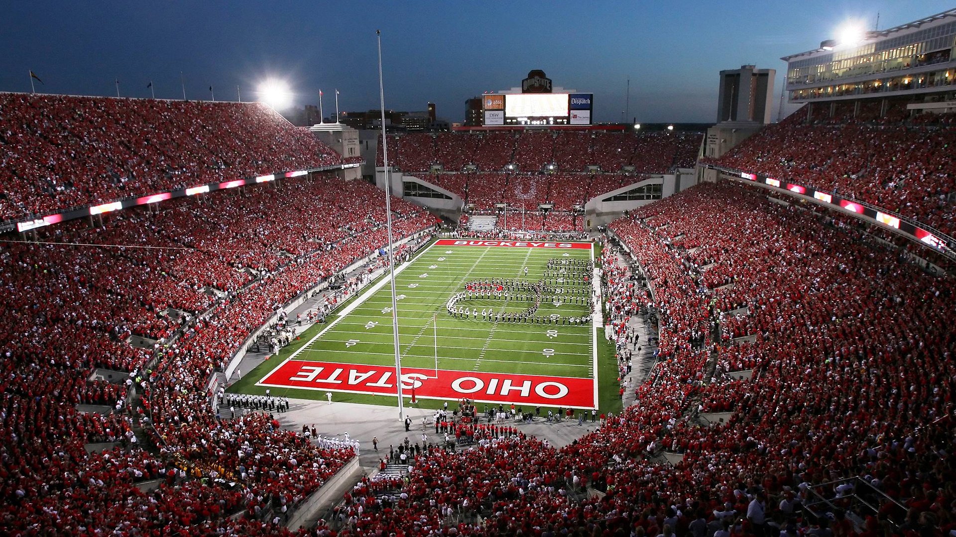 “垒球决战激烈进行！新都赛场悬念迭起”